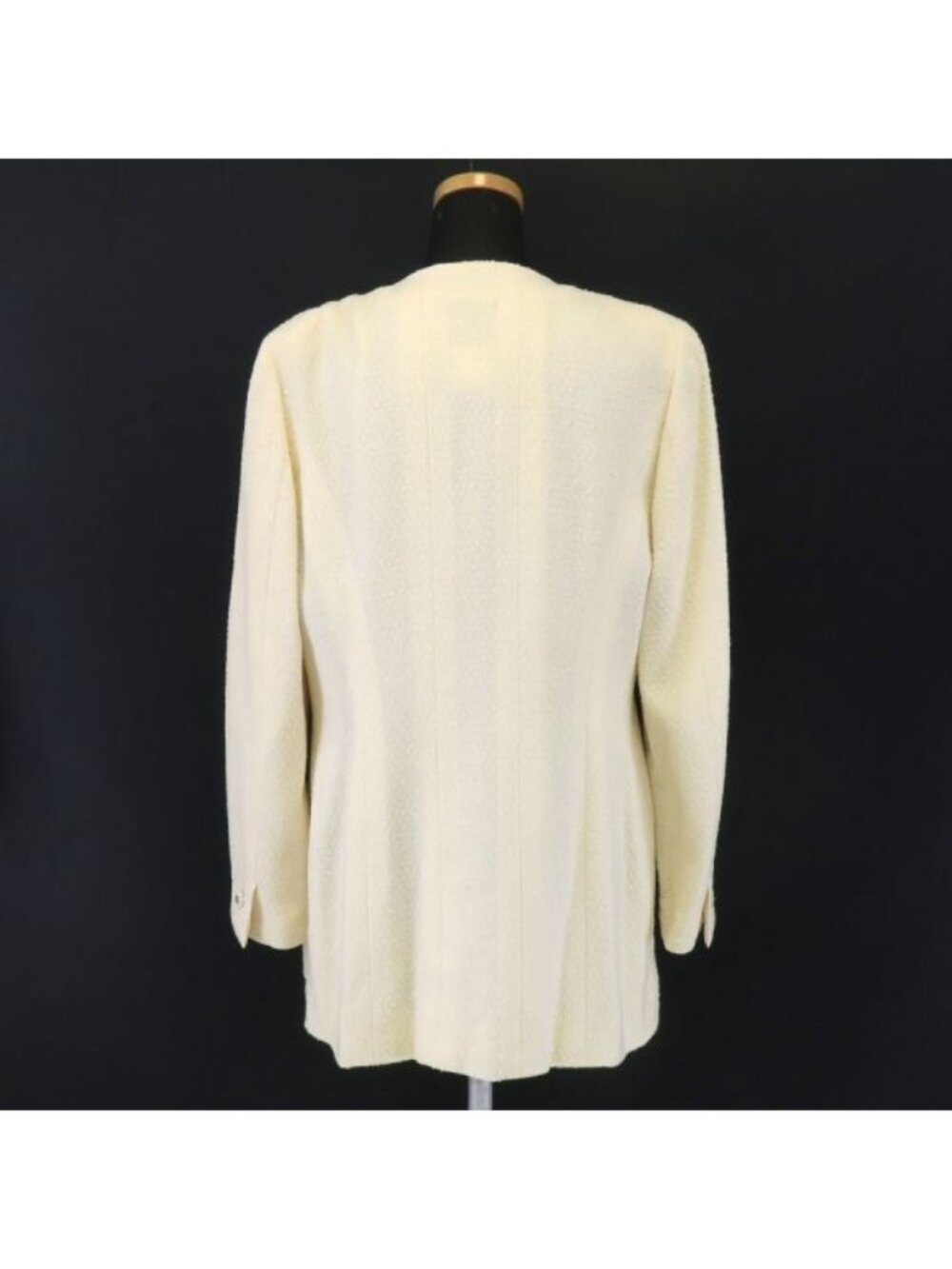 Chanel Jacket Beige - Picture 2 of 9
